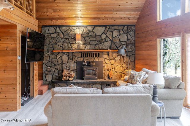 900 Trestle Creek RD, Hope, ID 83836