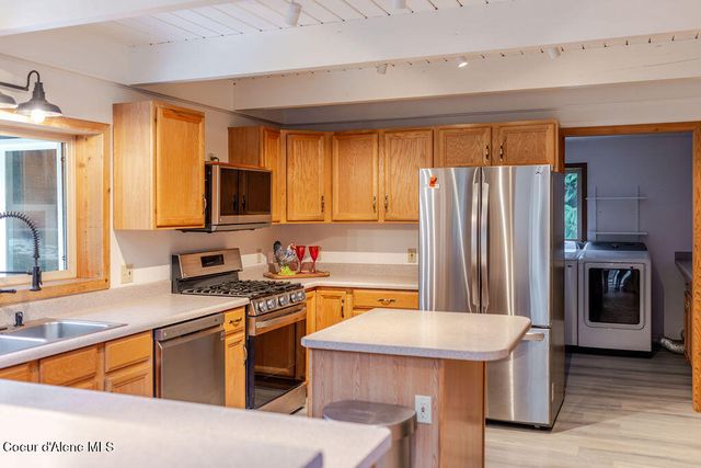 900 Trestle Creek RD, Hope, ID 83836