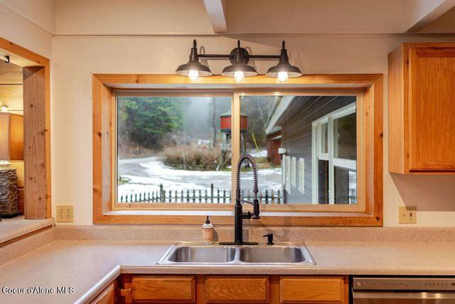 900 Trestle Creek RD, Hope, ID 83836