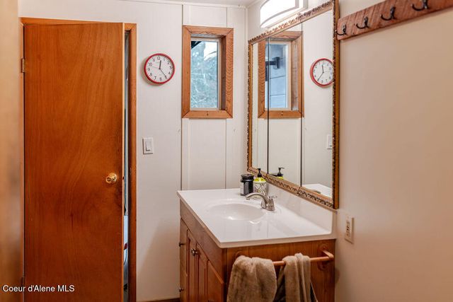 900 Trestle Creek RD, Hope, ID 83836