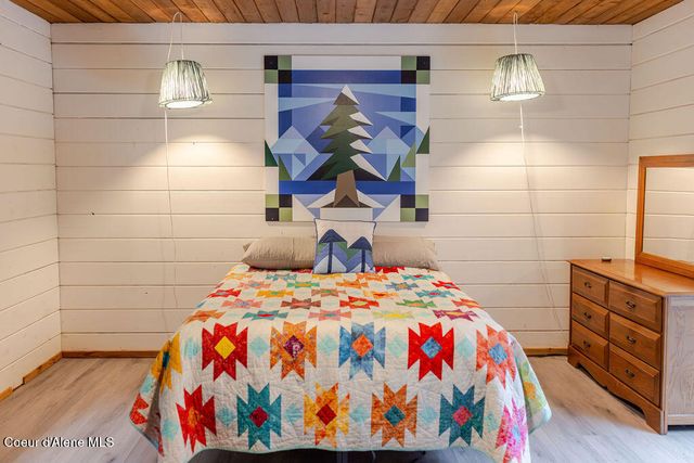 900 Trestle Creek RD, Hope, ID 83836