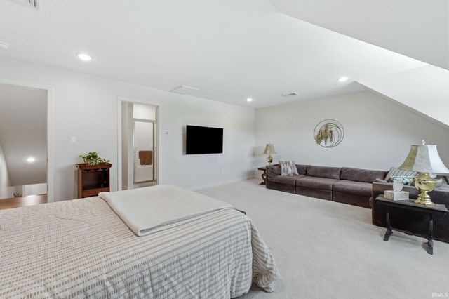 1501 N Legend Court, Muncie, IN 47304