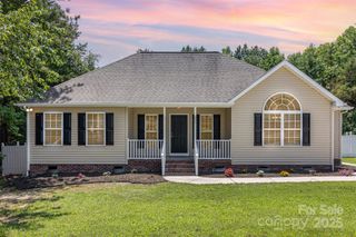 608 Red Hawk Way, Clover, SC 29710
