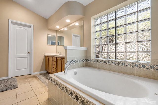 625 QUAIL LAKE DRIVE, Debary, FL 32713