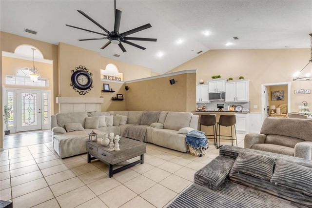 625 QUAIL LAKE DRIVE, Debary, FL 32713
