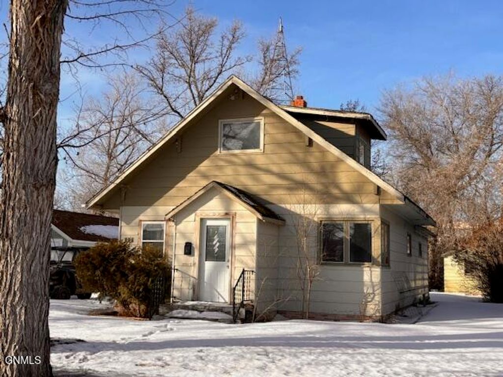 509 Box Elder Street, Plentywood, MT 59254