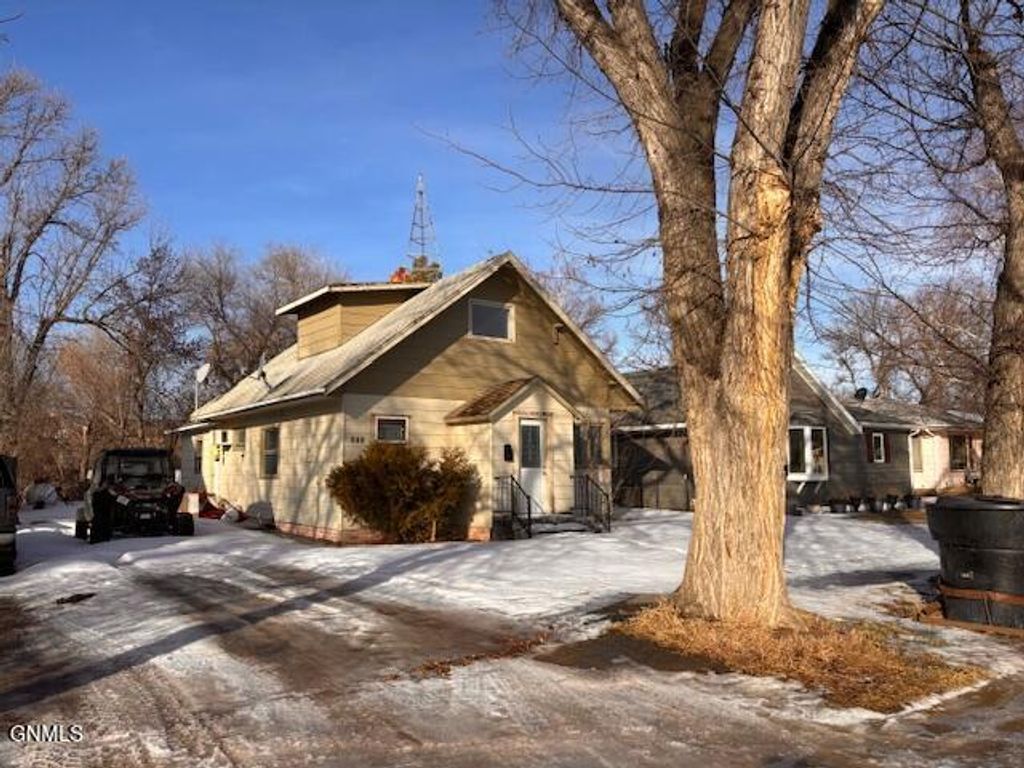 509 Box Elder Street, Plentywood, MT 59254 photo 2