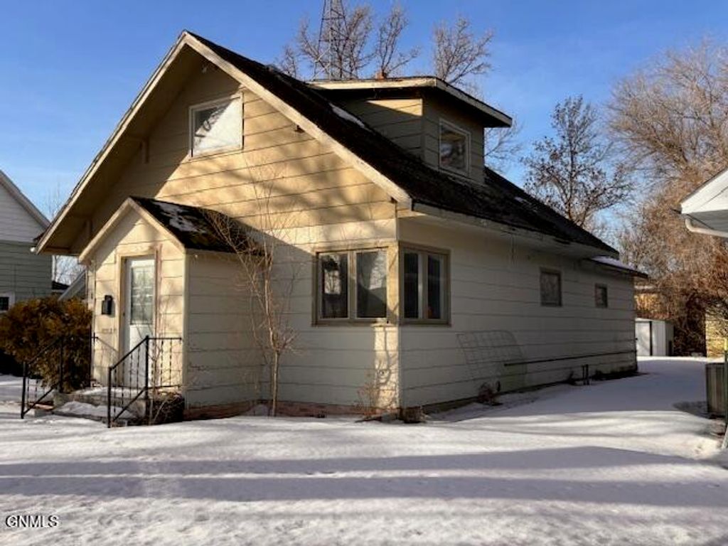 509 Box Elder Street, Plentywood, MT 59254 photo 3