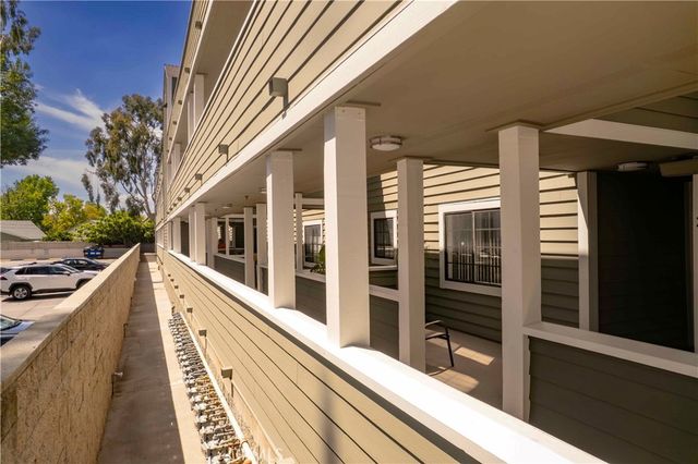 6545 Reseda Boulevard 8, Reseda, CA 91335