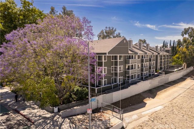 6545 Reseda Boulevard 8, Reseda, CA 91335