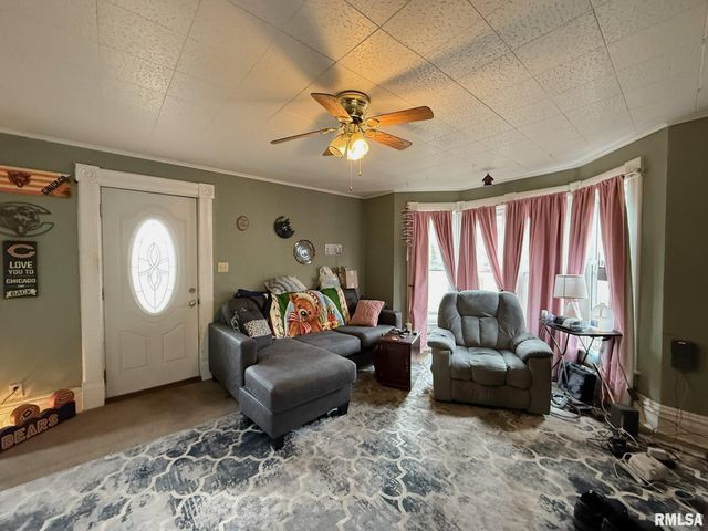 376 PINE Street, Galesburg, IL 61401