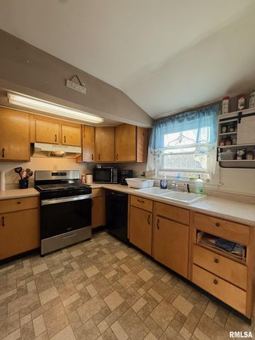 376 PINE Street, Galesburg, IL 61401