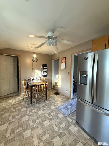 376 PINE Street, Galesburg, IL 61401