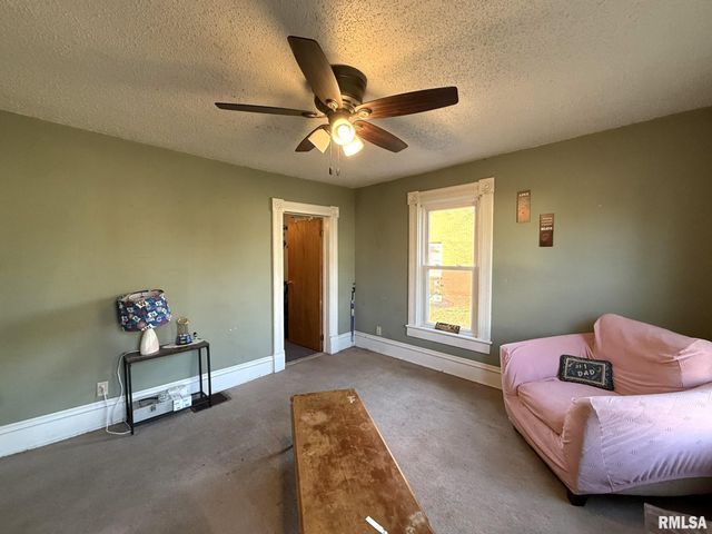 376 PINE Street, Galesburg, IL 61401