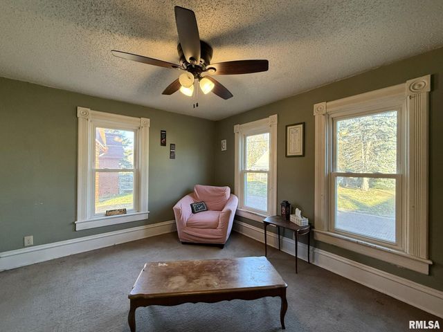 376 PINE Street, Galesburg, IL 61401