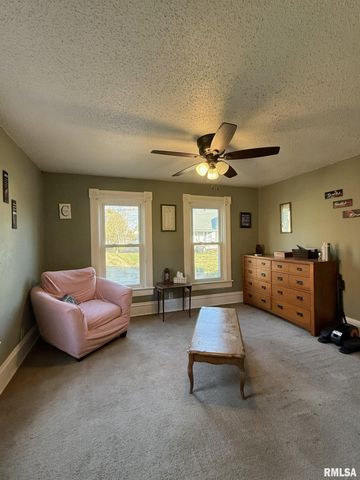 376 PINE Street, Galesburg, IL 61401