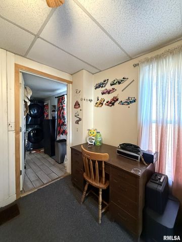 376 PINE Street, Galesburg, IL 61401