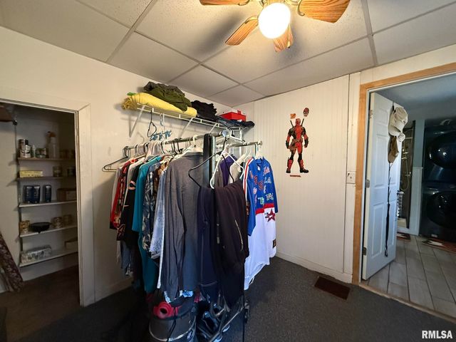 376 PINE Street, Galesburg, IL 61401