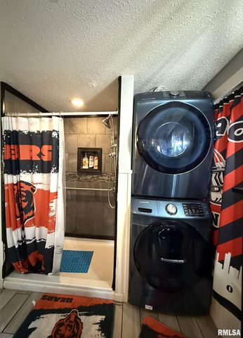 376 PINE Street, Galesburg, IL 61401