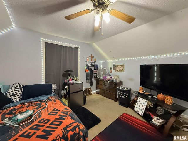 376 PINE Street, Galesburg, IL 61401