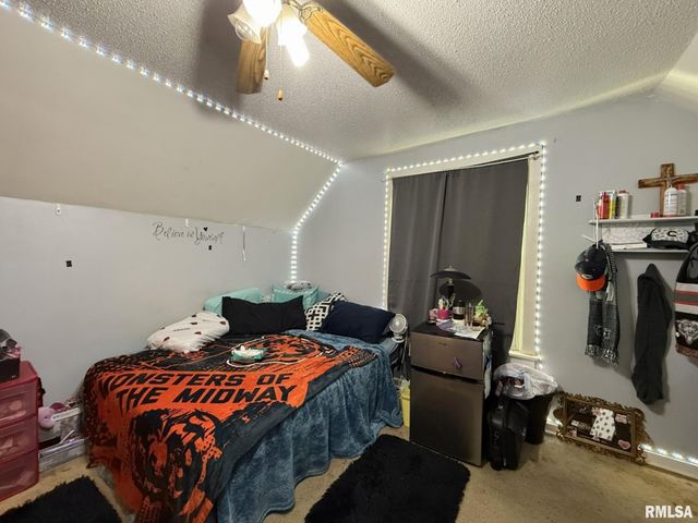 376 PINE Street, Galesburg, IL 61401