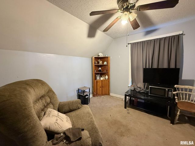 376 PINE Street, Galesburg, IL 61401