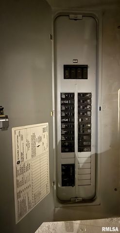 376 PINE Street, Galesburg, IL 61401