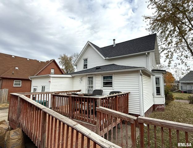 376 PINE Street, Galesburg, IL 61401