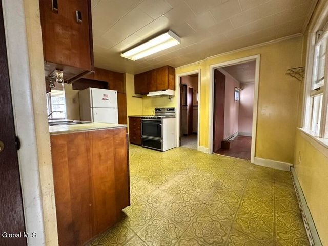 382 Ballston Road, Glenville, NY 12302
