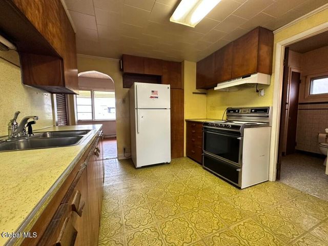 382 Ballston Road, Glenville, NY 12302