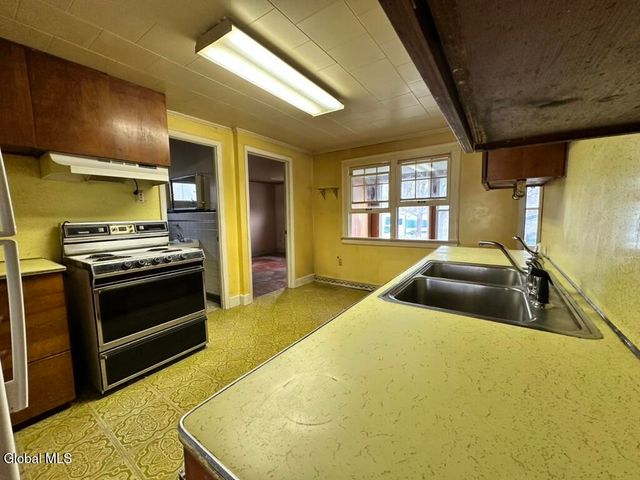 382 Ballston Road, Glenville, NY 12302
