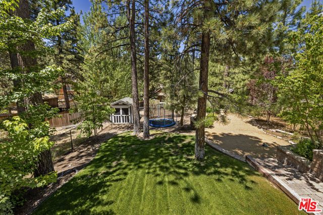 208 Knoll Road, Big Bear City, CA 92315