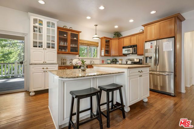 208 Knoll Road, Big Bear City, CA 92315