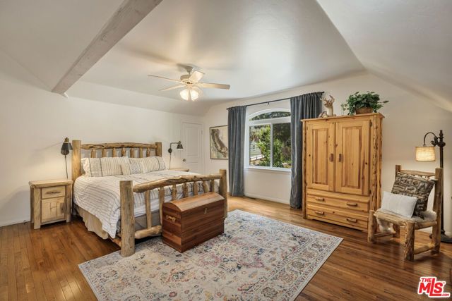 208 Knoll Road, Big Bear City, CA 92315