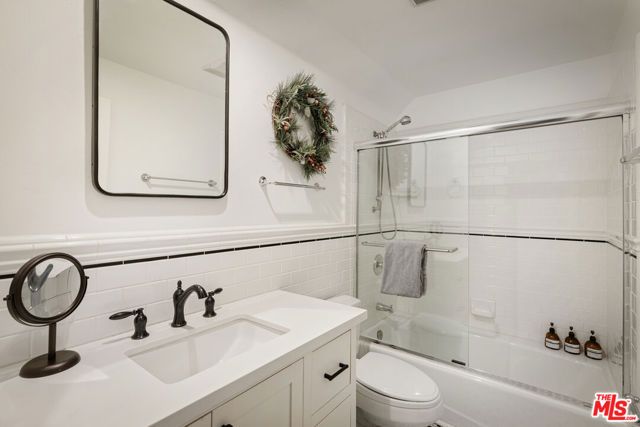 208 Knoll Road, Big Bear City, CA 92315