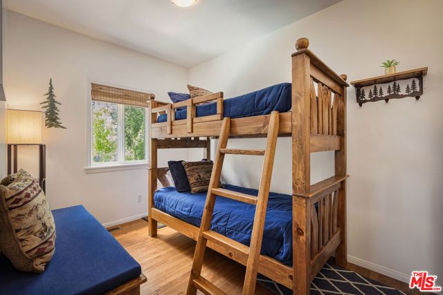 208 Knoll Road, Big Bear City, CA 92315