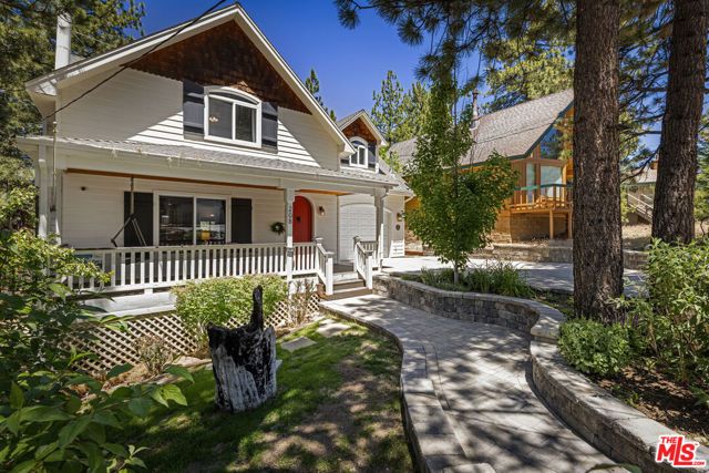 208 Knoll Road, Big Bear City, CA 92315