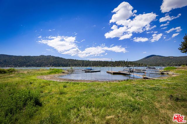 208 Knoll Road, Big Bear City, CA 92315