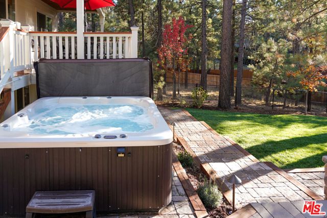 208 Knoll Road, Big Bear City, CA 92315