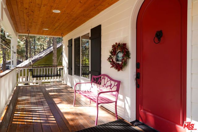 208 Knoll Road, Big Bear City, CA 92315