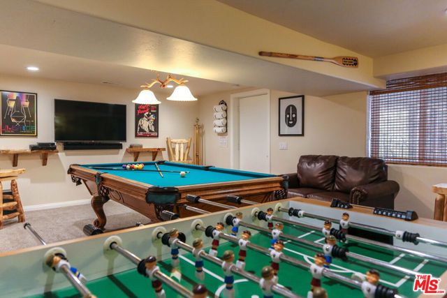 208 Knoll Road, Big Bear City, CA 92315