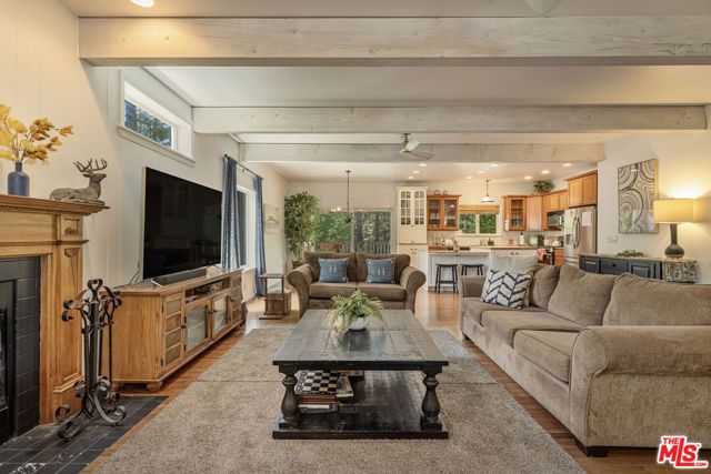 208 Knoll Road, Big Bear City, CA 92315