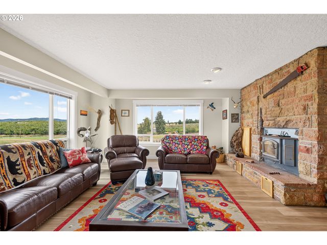 12345 Sw SPRING HILL Rd, Gaston, OR 97119