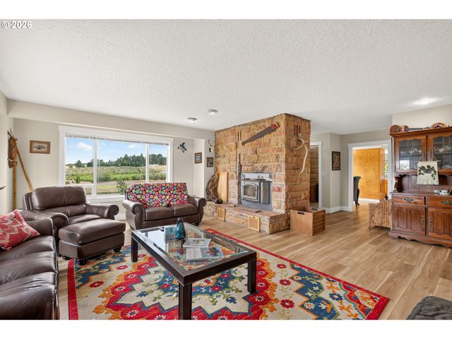 12345 Sw SPRING HILL Rd, Gaston, OR 97119