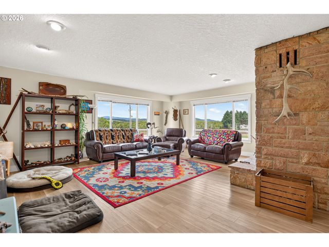 12345 Sw SPRING HILL Rd, Gaston, OR 97119