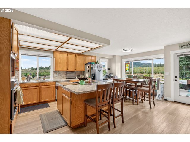 12345 Sw SPRING HILL Rd, Gaston, OR 97119