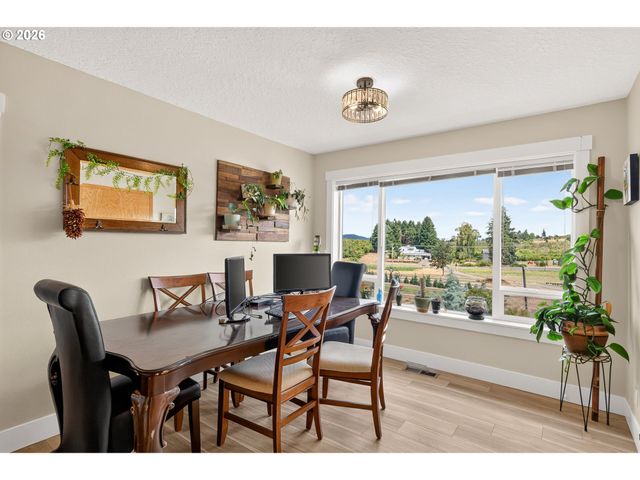 12345 Sw SPRING HILL Rd, Gaston, OR 97119