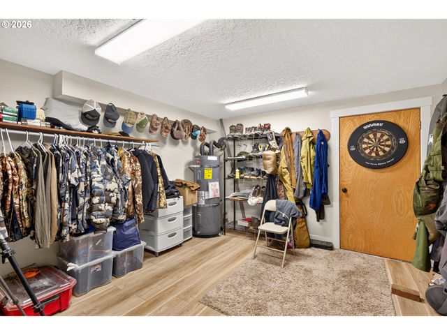 12345 Sw SPRING HILL Rd, Gaston, OR 97119