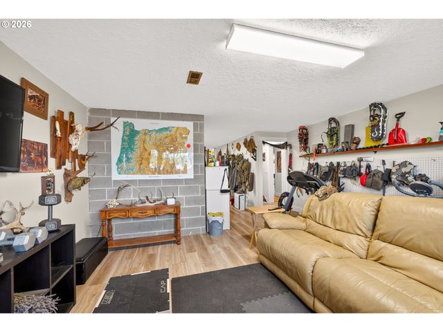 12345 Sw SPRING HILL Rd, Gaston, OR 97119
