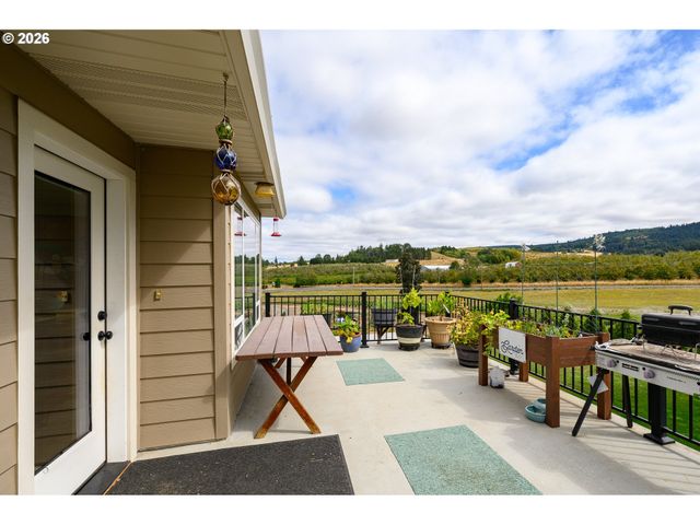 12345 Sw SPRING HILL Rd, Gaston, OR 97119